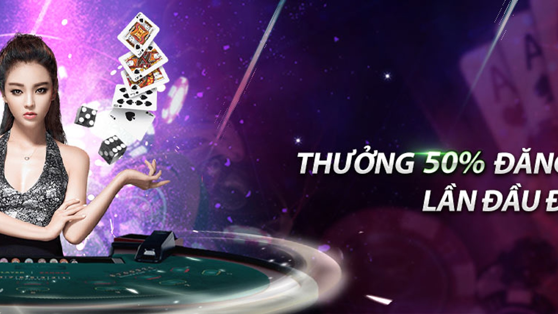 Nền tảng cá cược trực tuyến Luck8885 với các trò chơi đa dạng và cơ hội thắng lớn, thiết kế màu vàng và xanh đậm sang trọng
